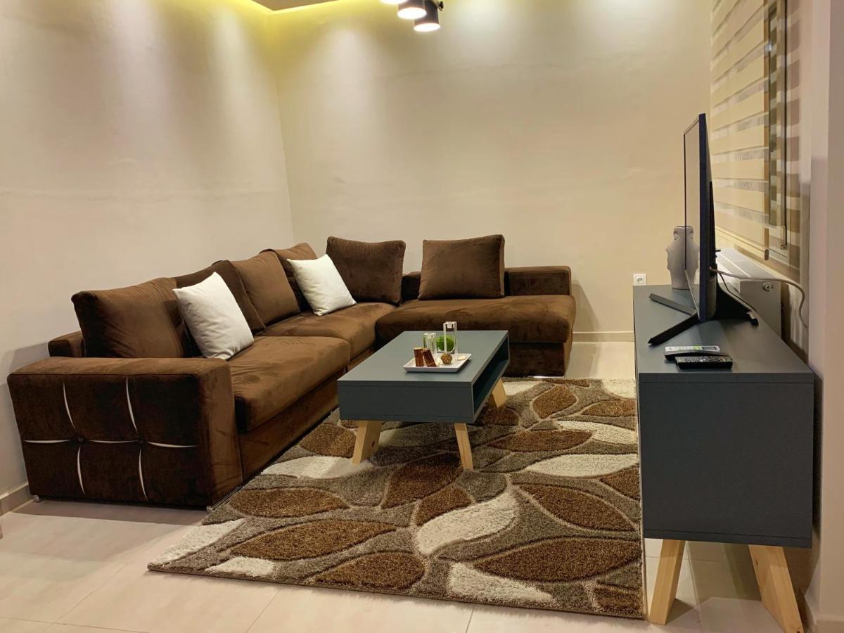 Petite Luxury Urban House Apartment Trikala  Bagian luar foto