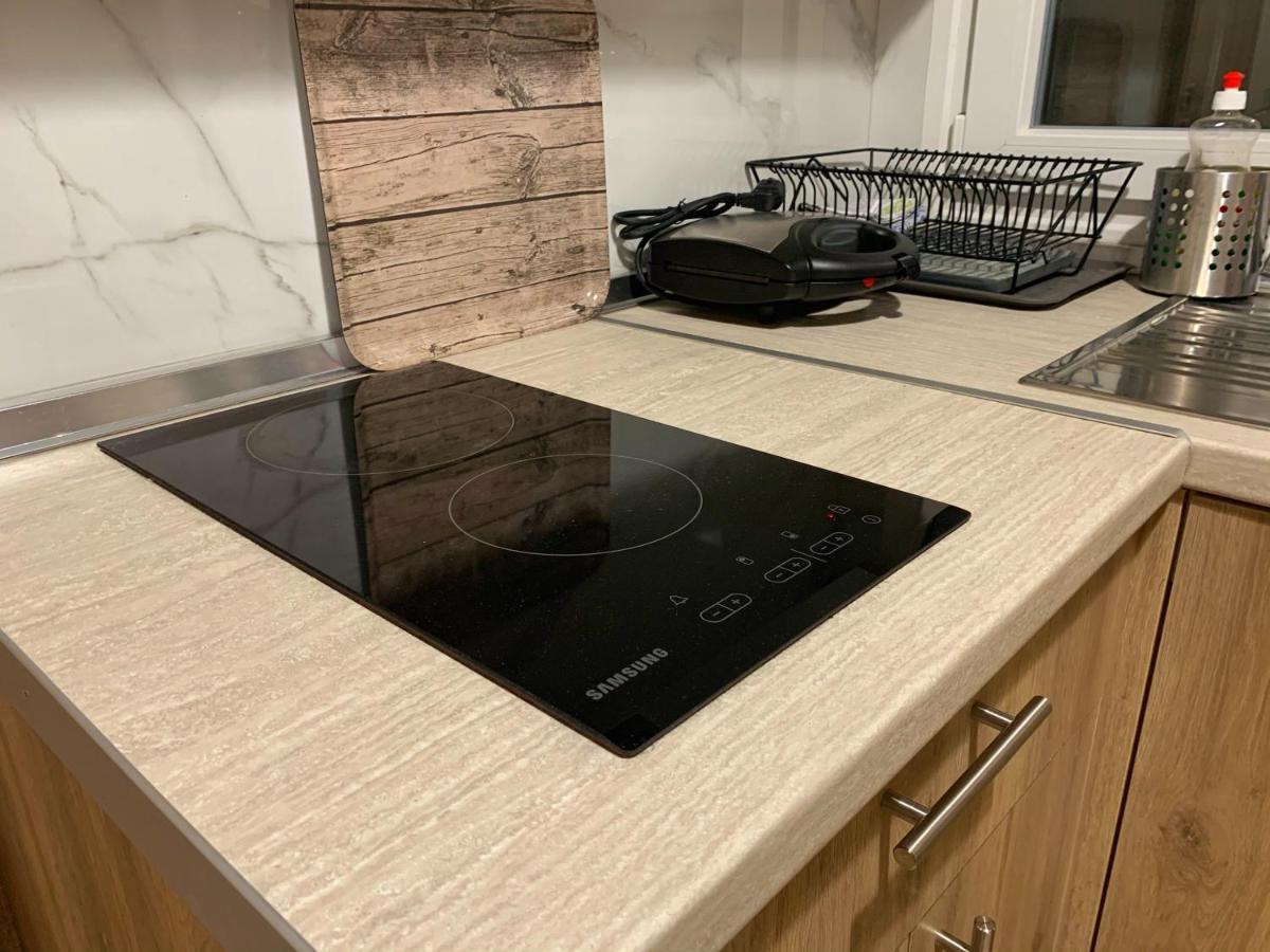 Petite Luxury Urban House Apartment Trikala  Bagian luar foto